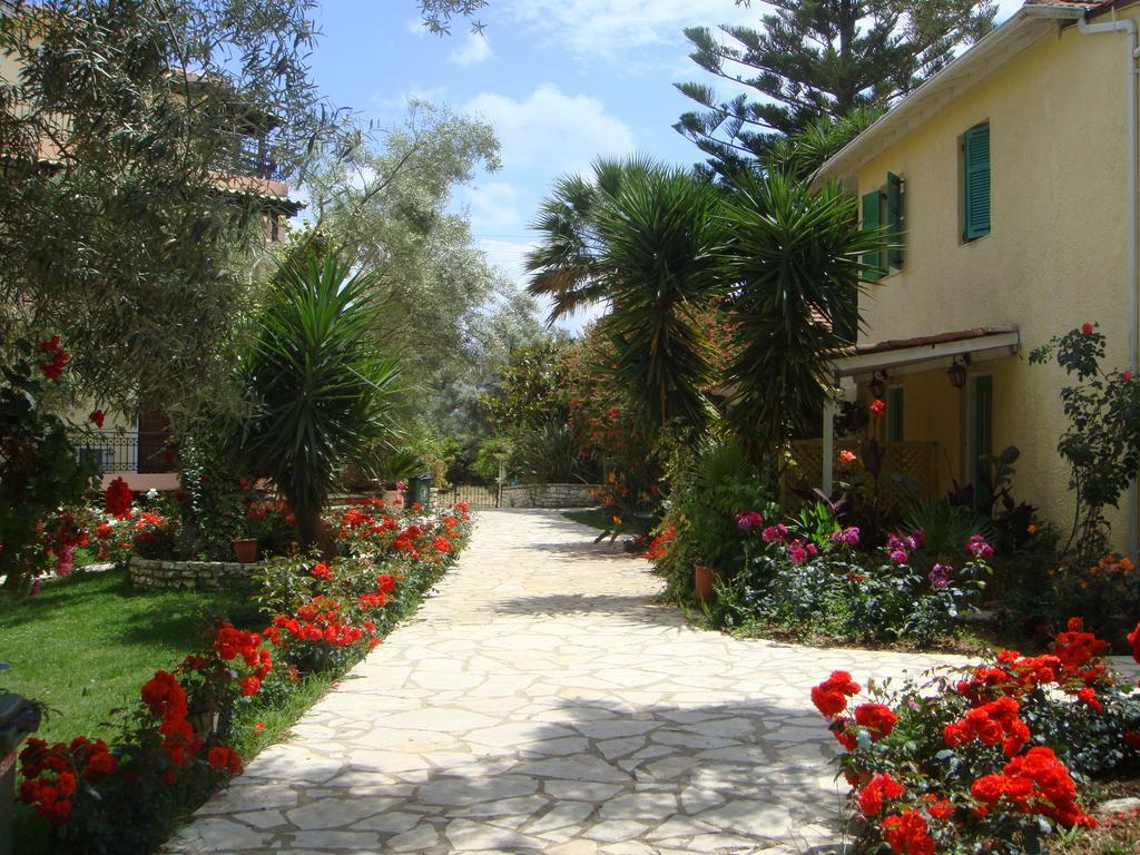 Philippos Hotel Apartments นิเกียนา ภายนอก รูปภาพ